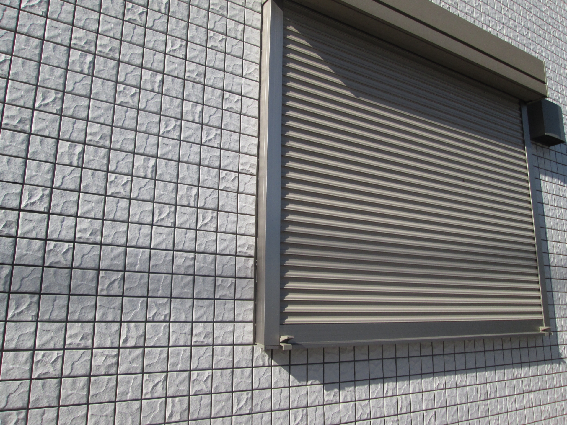 住宅の窓シャッターの必要性を防風や防犯から考えましょう